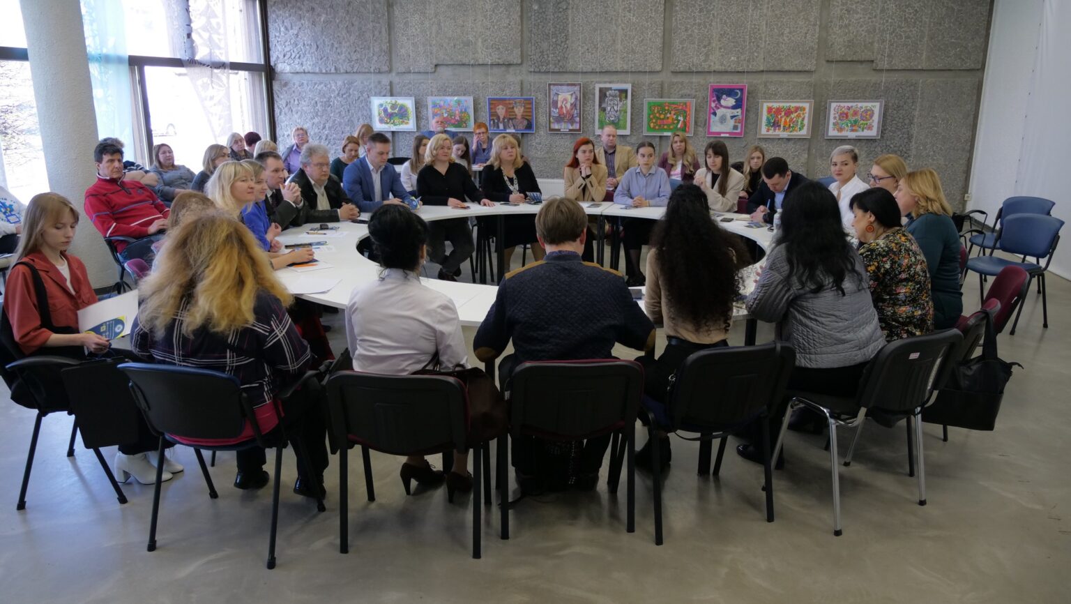 19.04.23 Участь у круглому столі фото 1