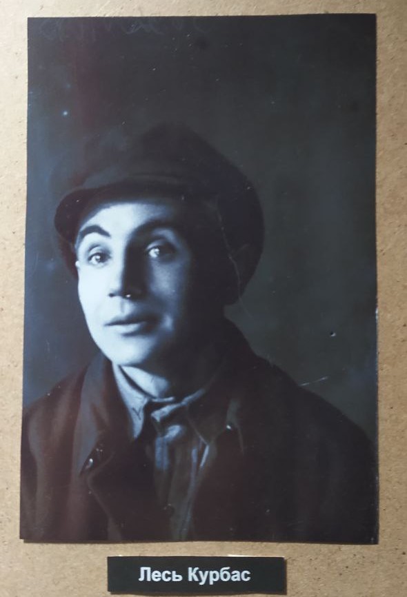 16.03.24 Екскурсія до музею театрального фото 3