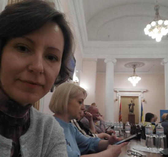 круглий стіл2