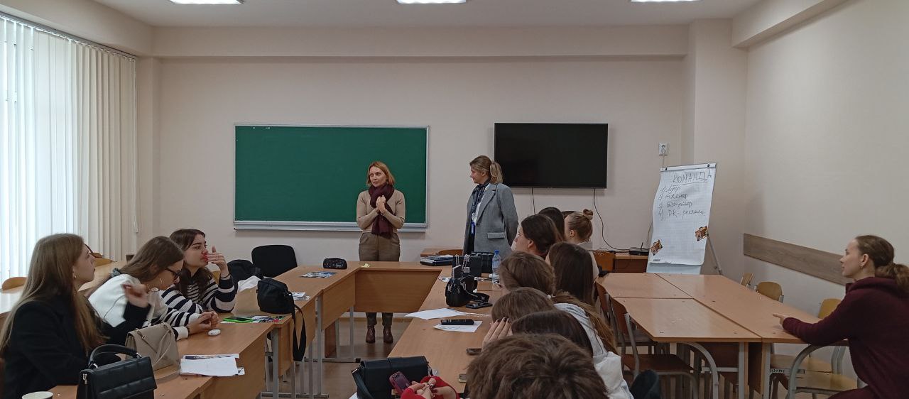 ФОТО Сапіга С В представляє Попову А О