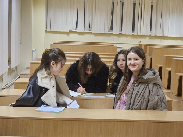 Засідання наукоіого гуртка Я дослідник 1