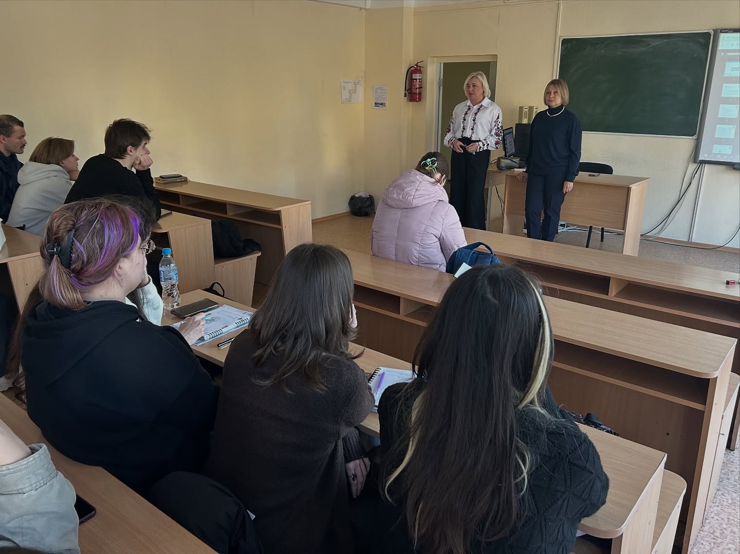 обговорення питань гендерної рівності