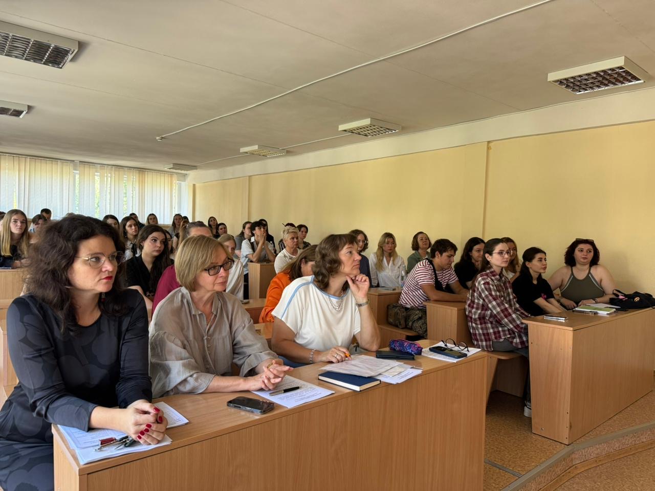 Обговорення загальний питань початку навчання 1